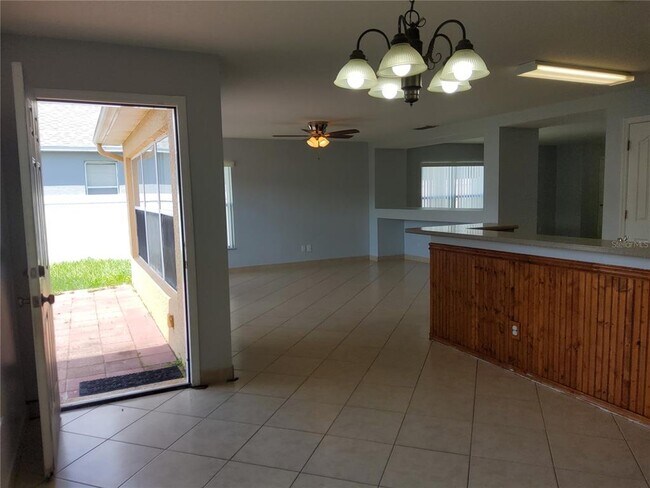 Building Photo - 3055 Anquilla Ave
