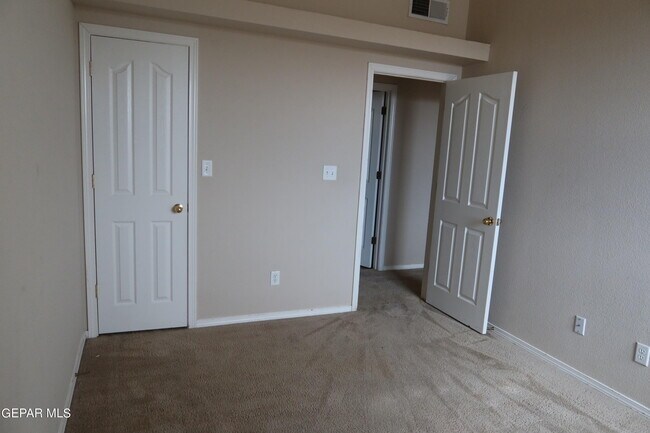 Building Photo - 14233 Smokey Point Dr