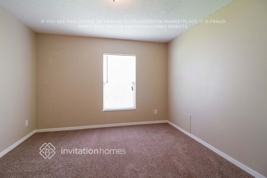 Building Photo - 2010 Southern Oak Loop