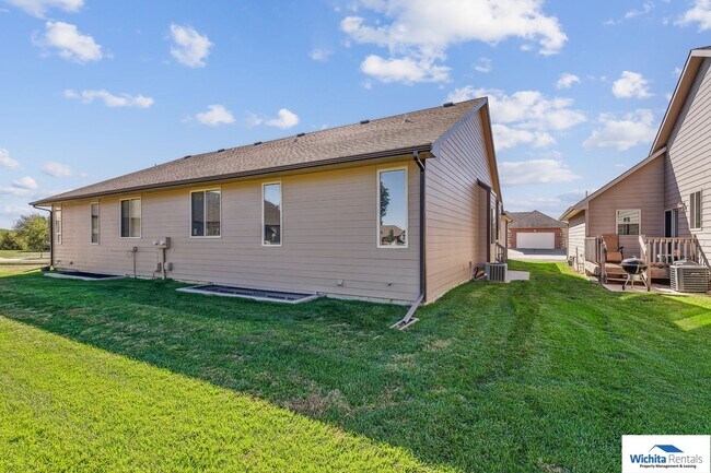 Building Photo - 11716-11718 Crestwood