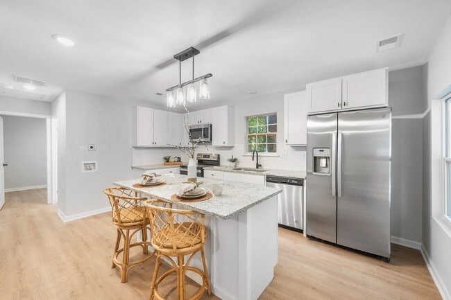 Building Photo - Bennett Yard