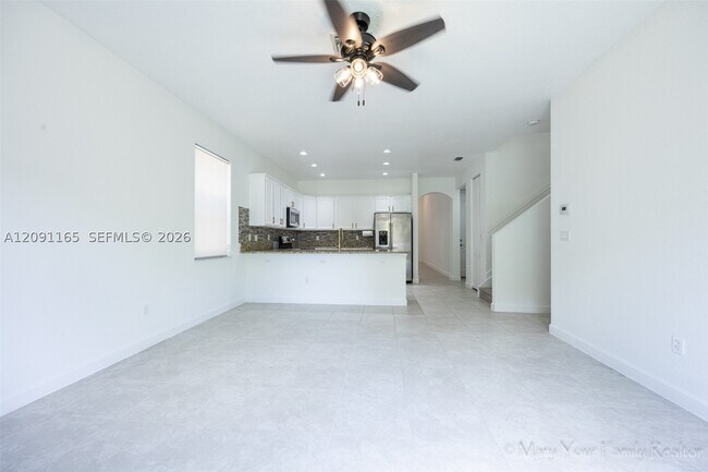 Building Photo - 3841 Aspen Leaf Dr