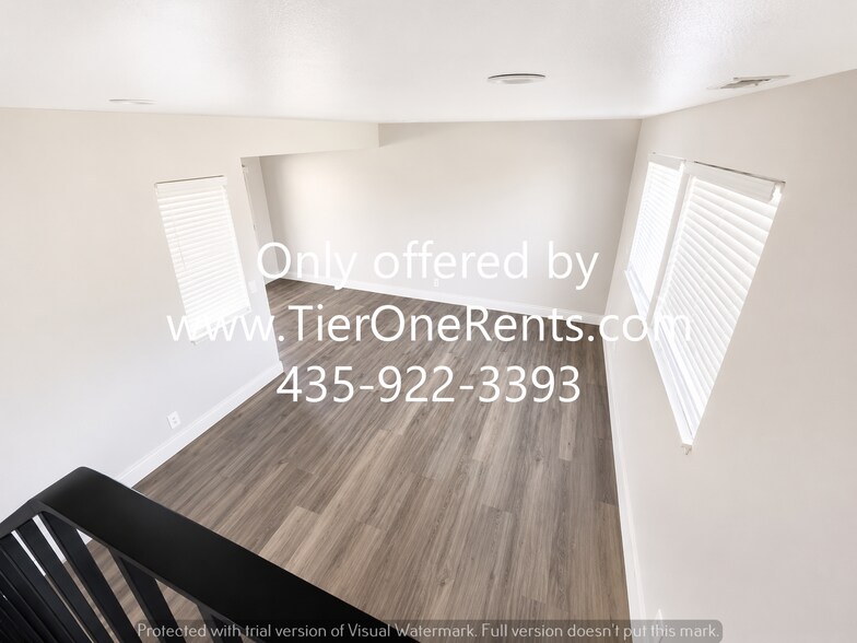 Building Photo - This property offers a NO DEPOSIT option available for qualified renters!