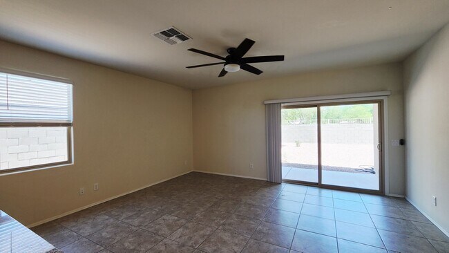 Building Photo - 3 bed in Casa Grande!