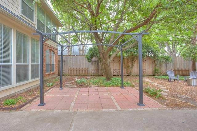 Building Photo - 6716 Bluffview Dr