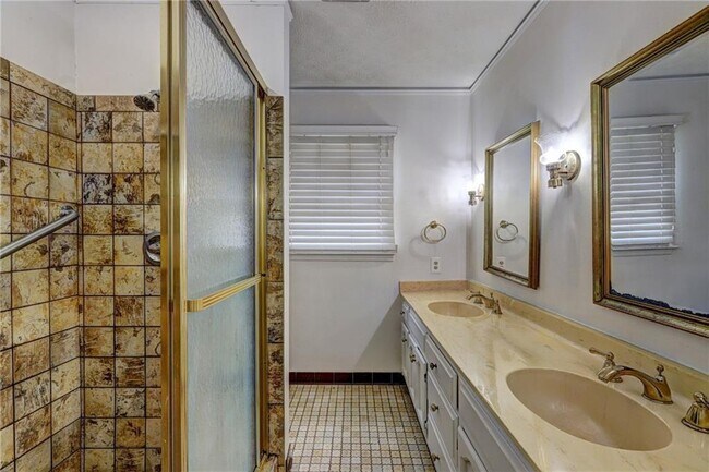 Building Photo - 3274 Harris Dr