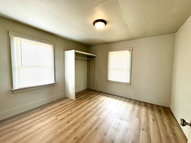 Building Photo - 1/2 off 1st Month's rent!  Newly Updated 2 Bedroom Apartment in Country Setting!