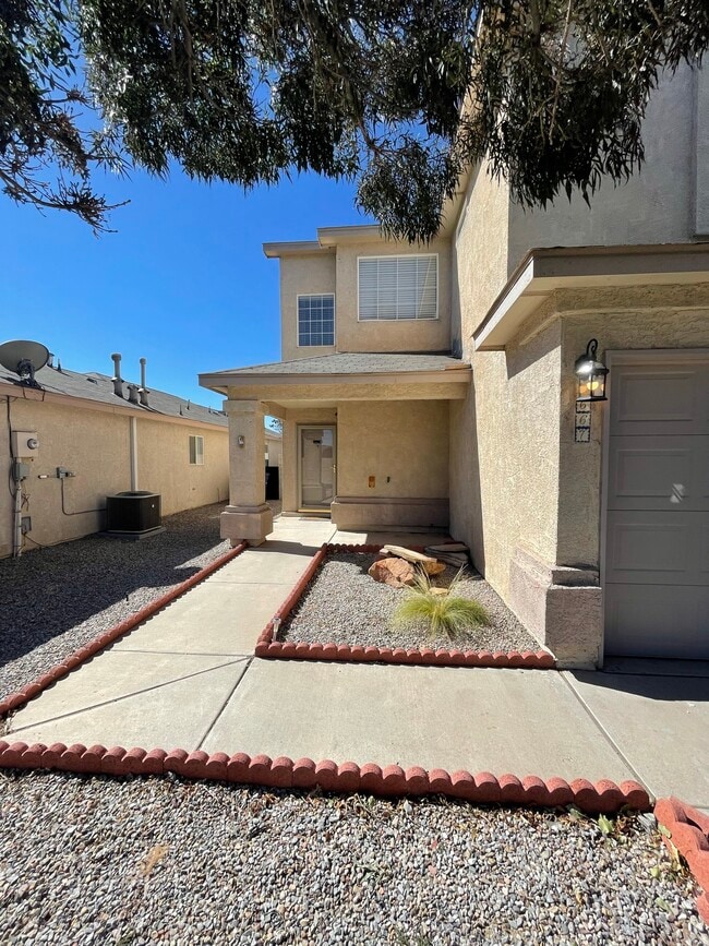Building Photo - 667 Vista Luna Ln SW