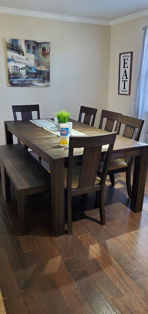 Building Photo - ? Pet Friendly Home ? Fenced in Yard ? Renovated ?