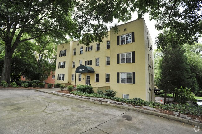 Primary Photo - Peachtree Manor