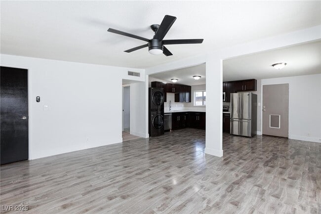 Building Photo - 1915 Balboa Ave