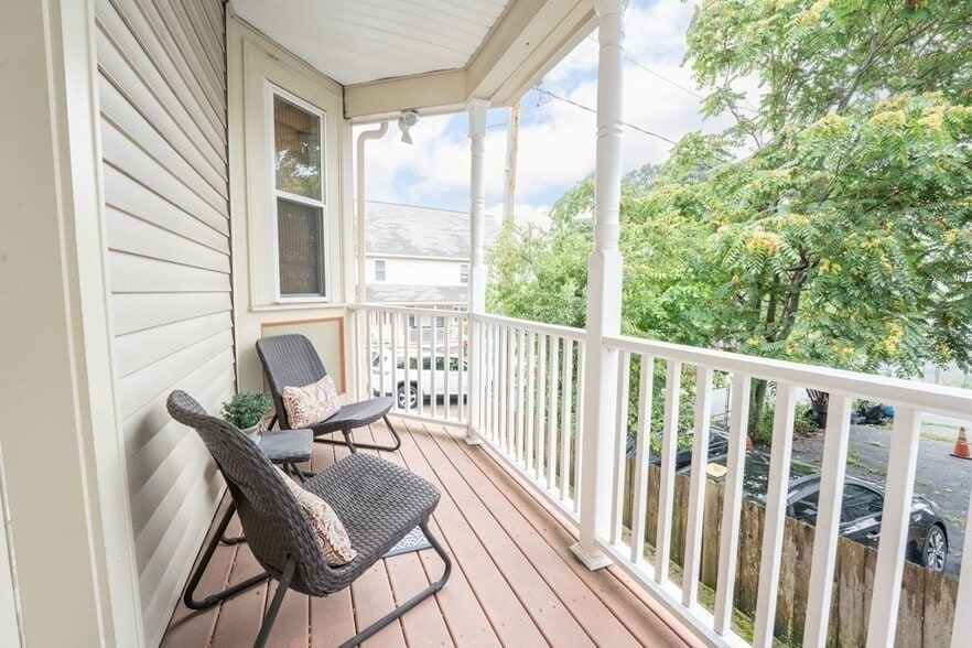 Building Photo - 15 Downer Ct