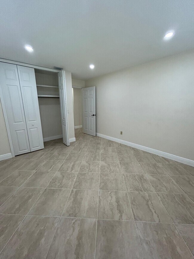 Building Photo - 4108 SE 8th Ave