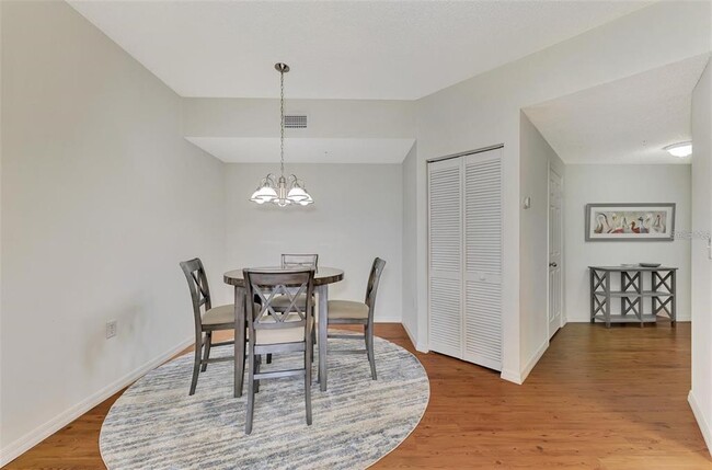 Building Photo - 5459 Bentgrass Dr
