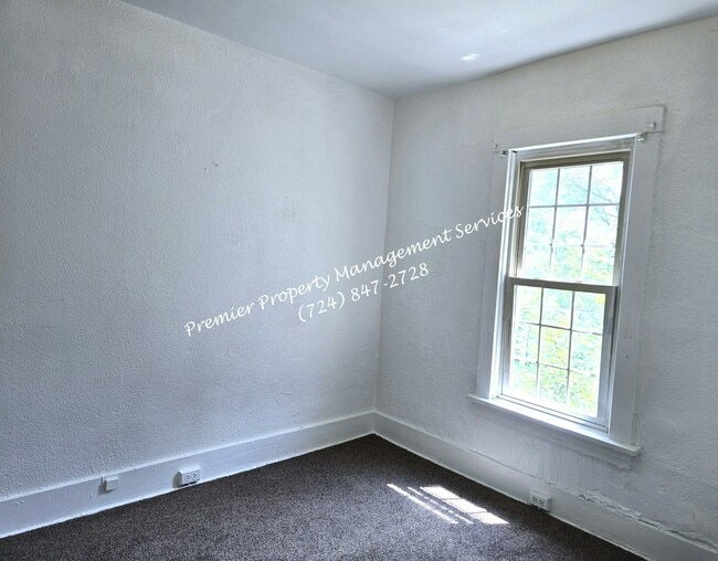 Building Photo - 179 N Elm St
