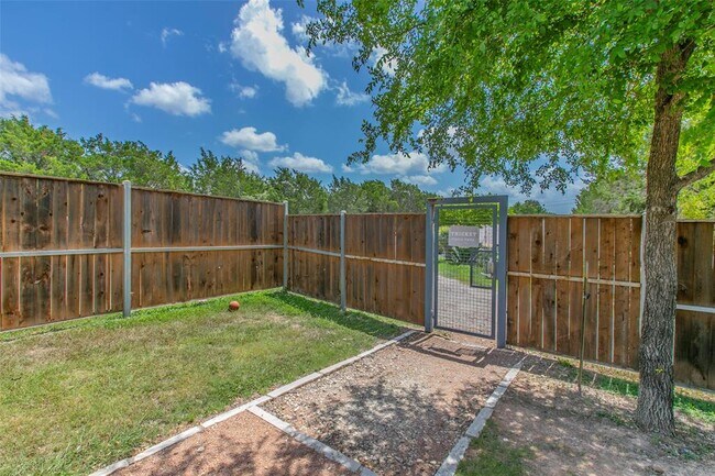 Building Photo - 7805 Cooper Ln
