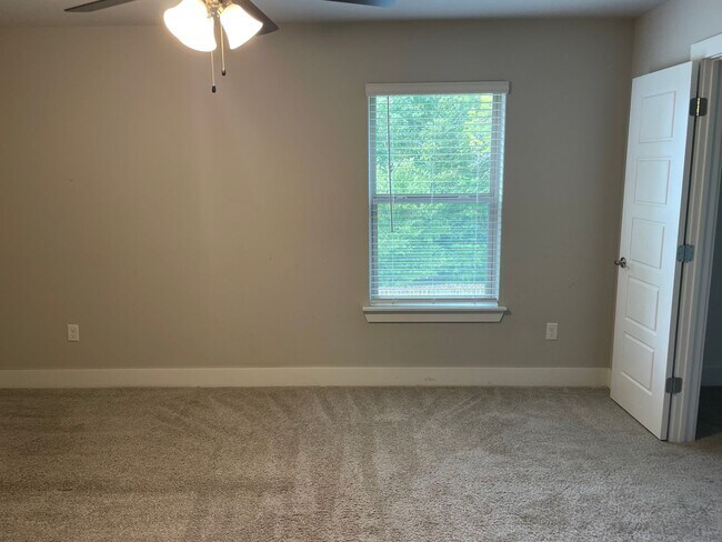 Building Photo - Bentonville Willowbrook Farms 4 Bedroom Home!