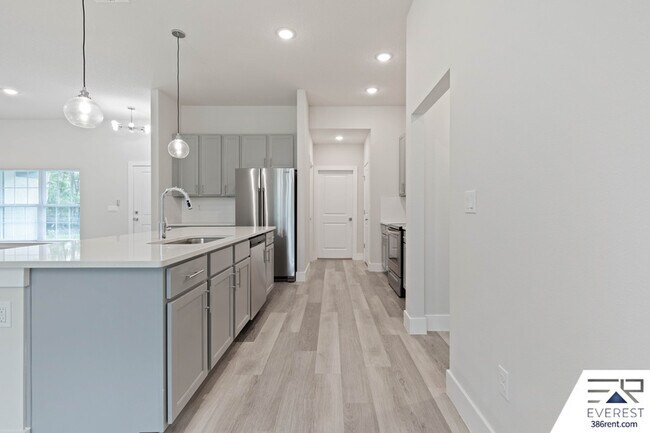 Building Photo - 51 Woodside Dr