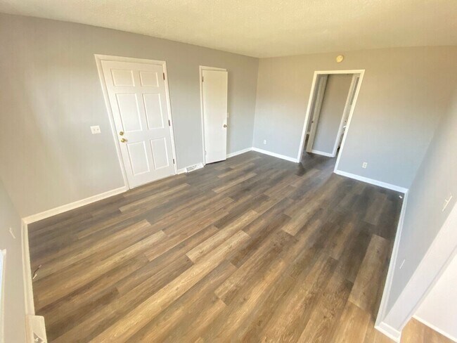 Building Photo - 135 Quita Cir