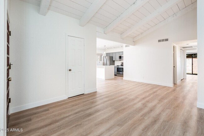 Building Photo - 6430 N 77th Way