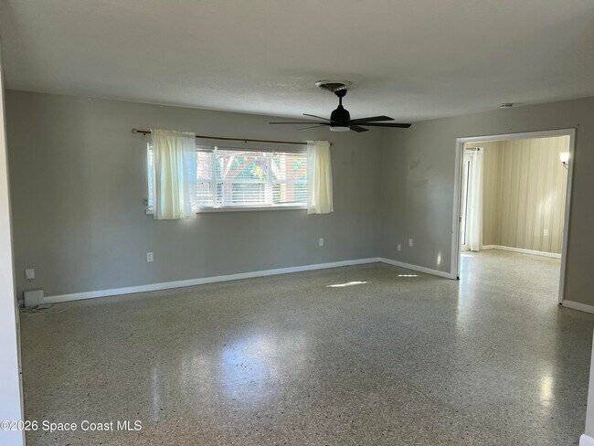Building Photo - 250 Debra Ct