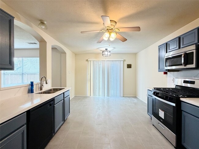 Building Photo - 20423 White Poplar Dr