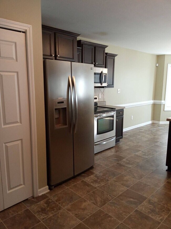 Building Photo - Gorgeous 4 Bedroom Home in Brookshire!