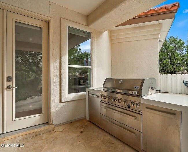 Building Photo - 6528 Calle Placido Dr