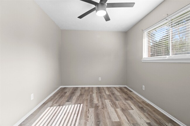 Building Photo - 15423 Campden Hill Rd