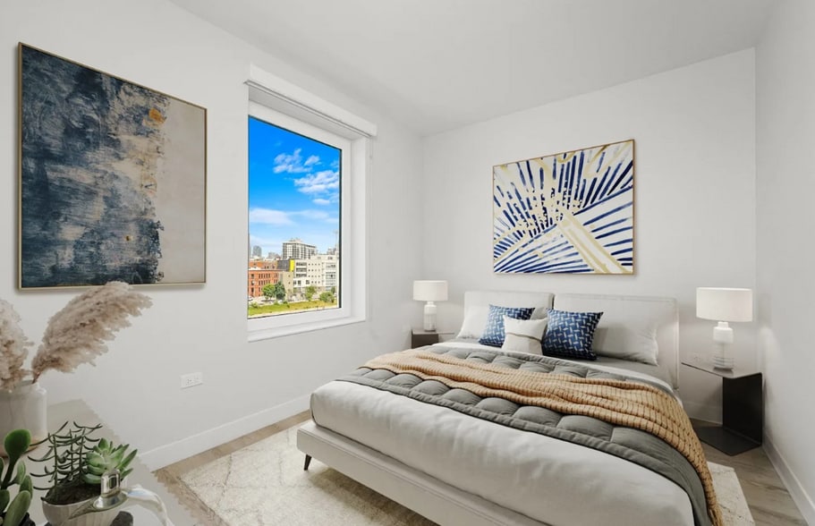 Building Photo - 300 N Ashland Ave