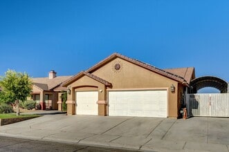 Building Photo - RV Parking, Solar & 3-Car Garage – Move-In Ready Home