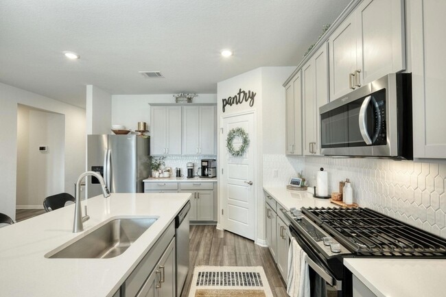 Building Photo - 636 Wild Spur Ln