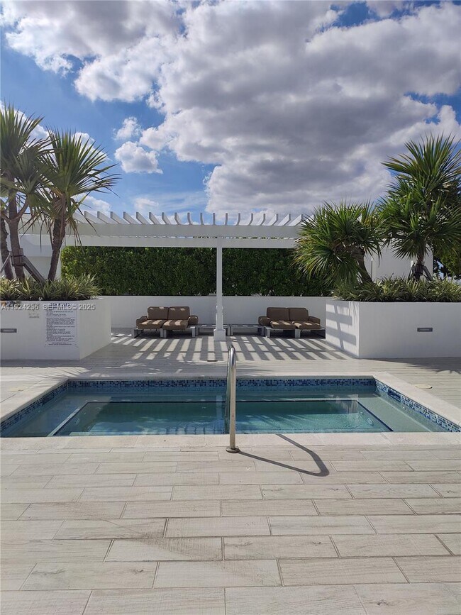 Building Photo - 4250 Biscayne Blvd