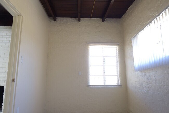 Building Photo - 2531 N Winstel Blvd