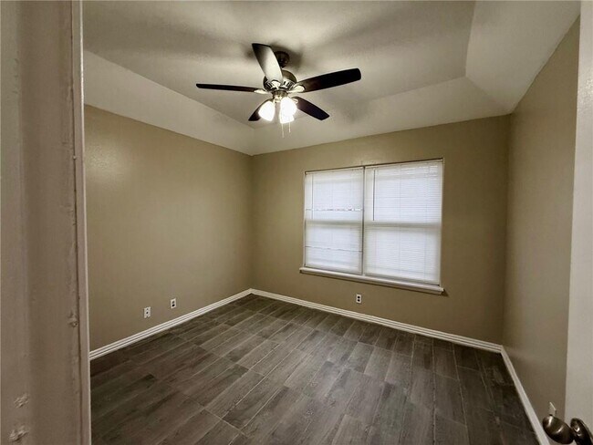 Building Photo - 3108 S G St