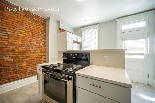 Building Photo - Available Now! Newly Renovated 2 Bedroom T...