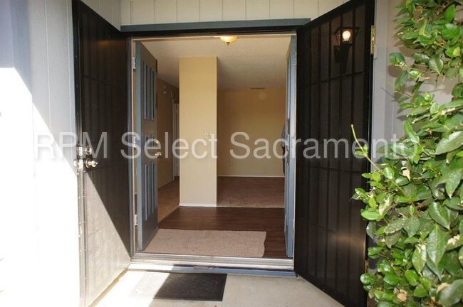 Building Photo - 5277 Eden View Dr