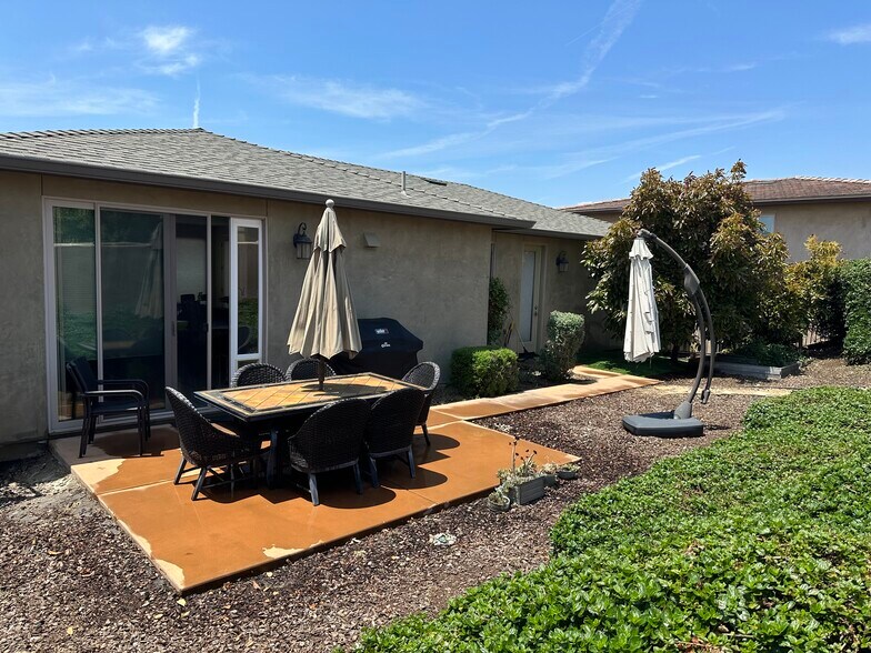 Backyard - 213 Cima de Colina