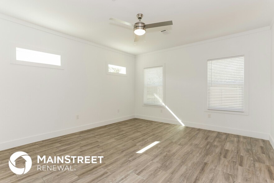 Building Photo - 2112 Belzise Terrace