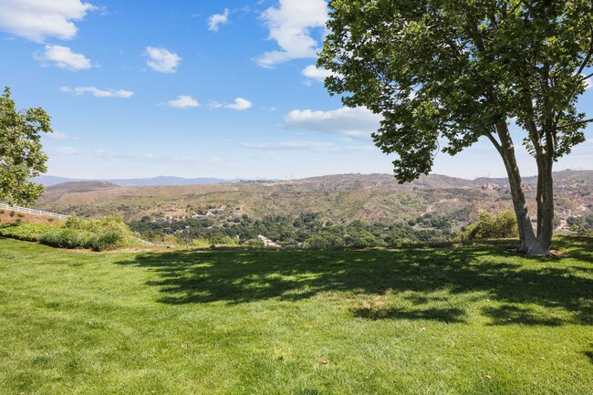 Building Photo - 24474 Valle Del Oro