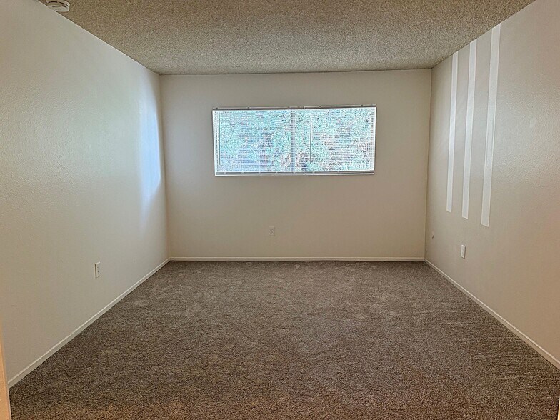 Building Photo - 418 E Blueridge Ave