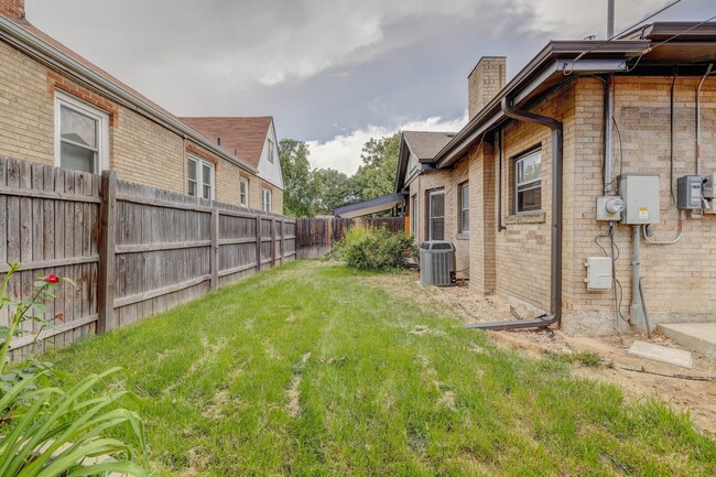 Building Photo - 3746 Zuni St