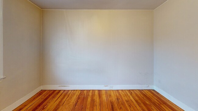 Building Photo - 35 Hewins St