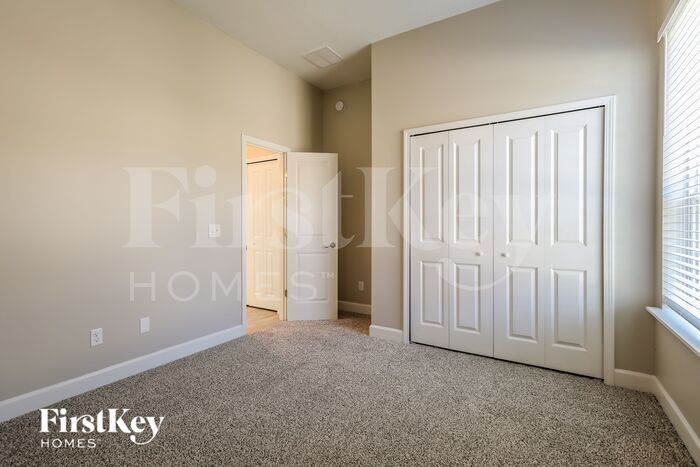 Building Photo - 3522 Hawthorn Way