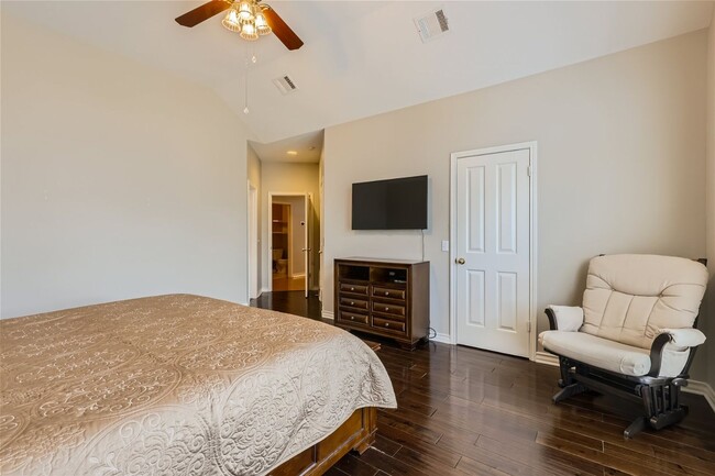 Building Photo - Stunning Home in Guard Gated Community ~ I...