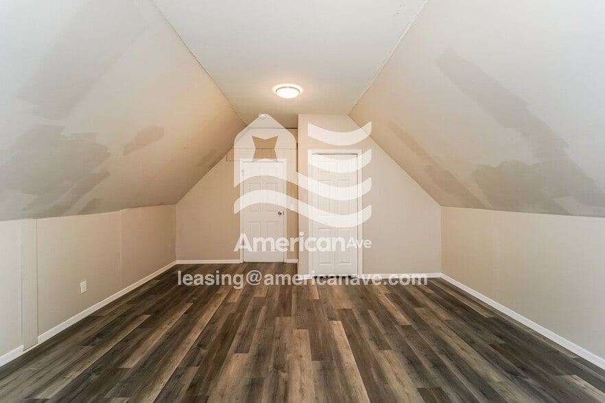 Building Photo - 3915 N 40th St