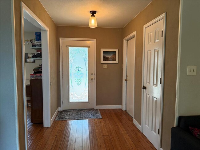 Building Photo - 4903 Summerset Trail