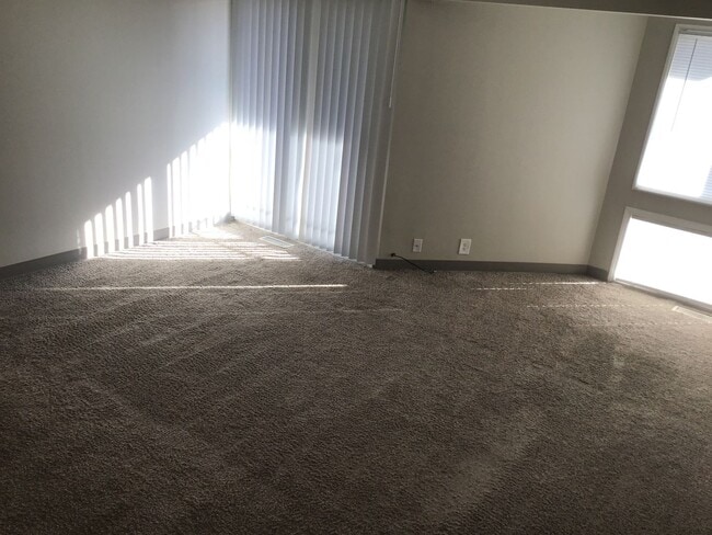 Building Photo - 2 Bedroom in Downtown Omaha