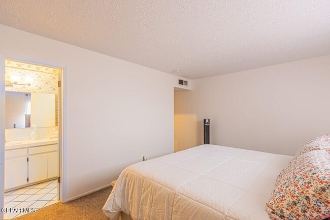 Building Photo - 2425 Anise Dr
