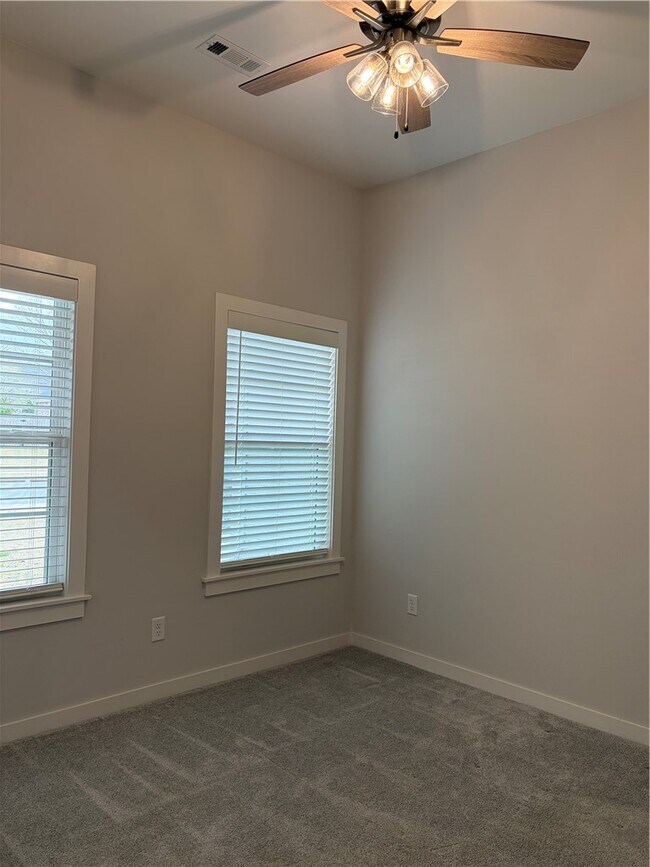 Building Photo - 2739 S Angels Rd